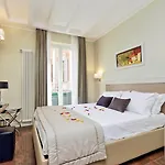 Piazza Venezia Grand 4*