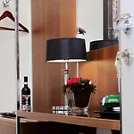 Frühstückspension Piazza Venezia Grand 4*