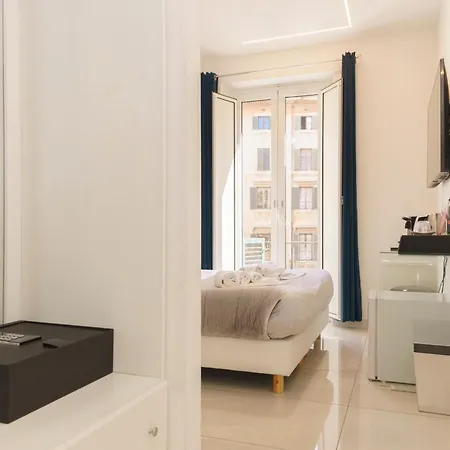 Piazza Venezia Grand 4*