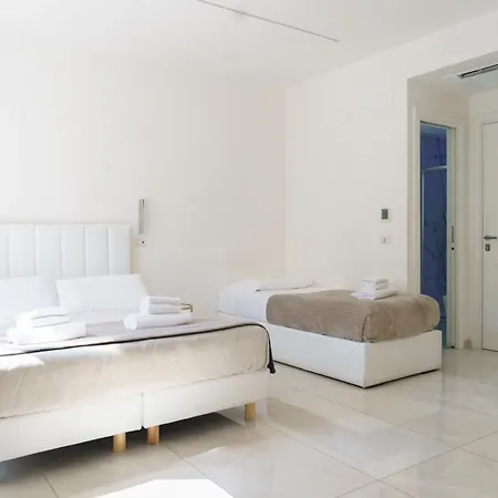 Couette-café Piazza Venezia Grand 4*