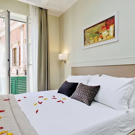 Piazza Venezia Grand Couette-café 4*