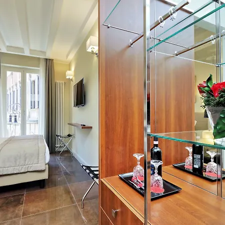 Piazza Venezia Grand 4*