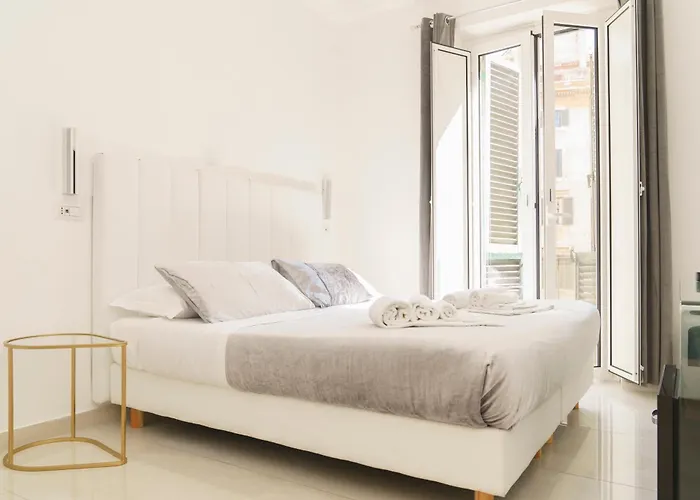 Piazza Venezia Grand Nocleg ze śniadaniem 4*