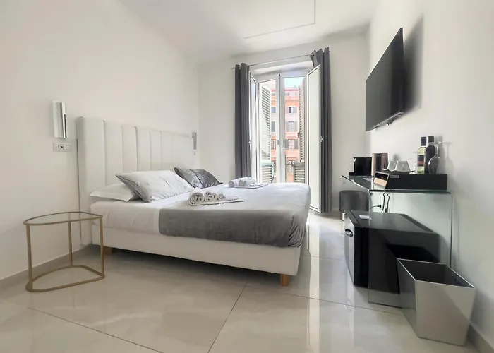 Nocleg ze śniadaniem Piazza Venezia Grand 4*