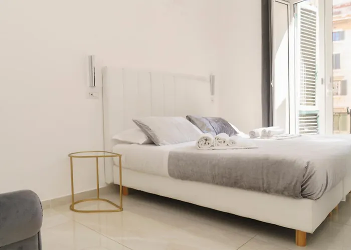 Piazza Venezia Grand Nocleg ze śniadaniem 4*