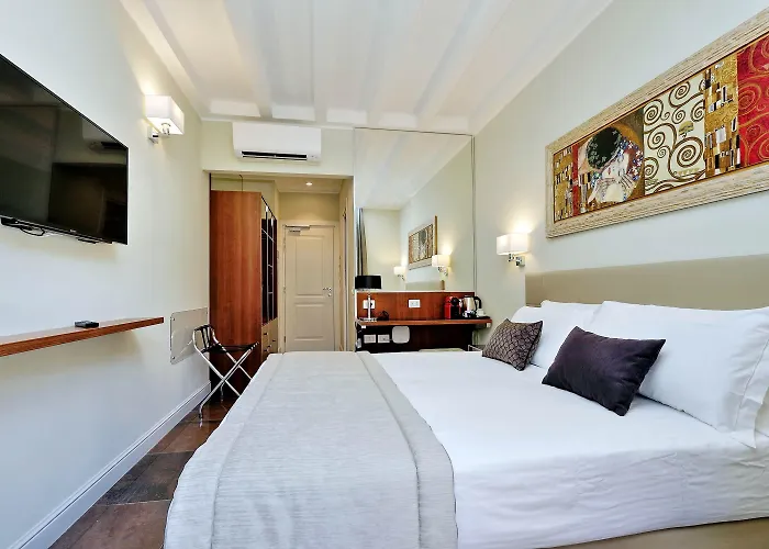 Piazza Venezia Grand Nocleg ze śniadaniem 4*