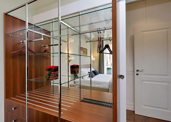 Piazza Venezia Grand Nocleg ze śniadaniem 4*