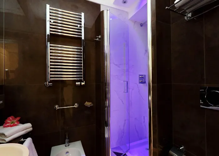 Piazza Venezia Grand Nocleg ze śniadaniem Rzym