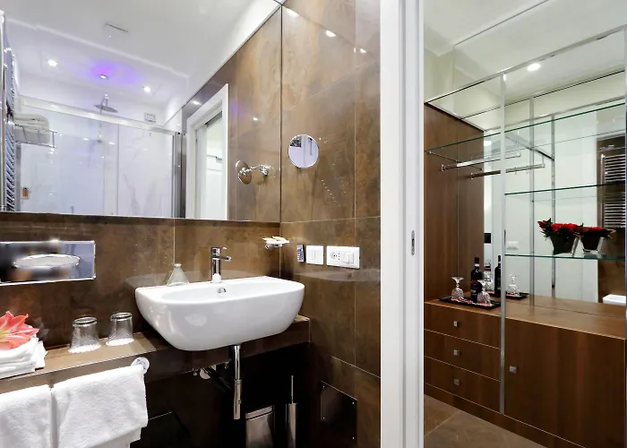 Piazza Venezia Grand Nocleg ze śniadaniem