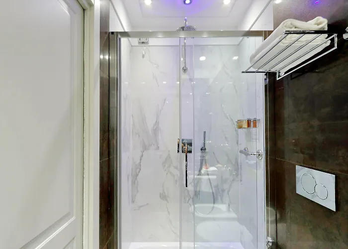 Piazza Venezia Grand Nocleg ze śniadaniem Rzym