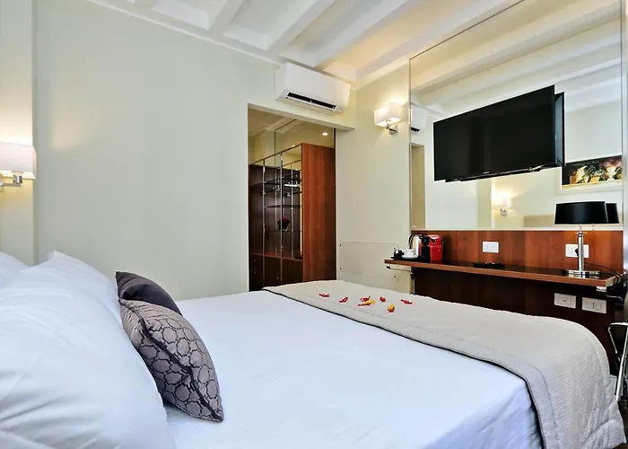 Piazza Venezia Grand Nocleg ze śniadaniem