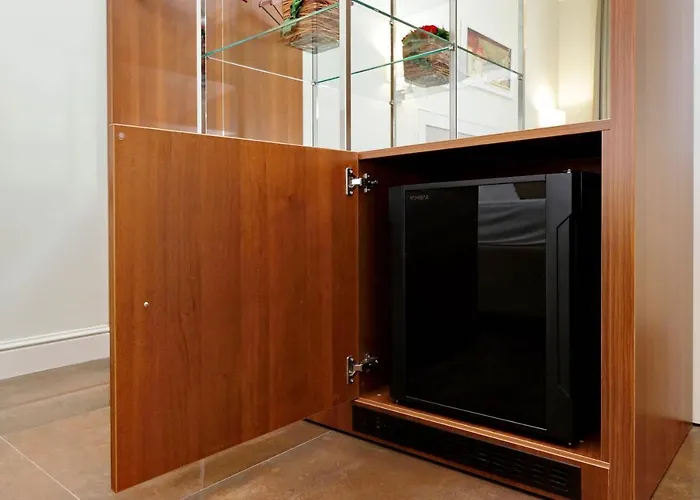 Piazza Venezia Grand Nocleg ze śniadaniem Rzym