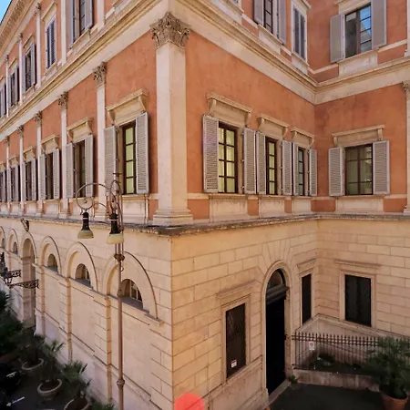 Oda ve Kahvaltı Piazza Venezia Grand Roma